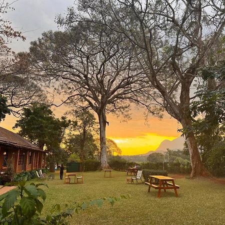 Africawildtruck Eco Camp & Lodge Mulanje Eksteriør bilde